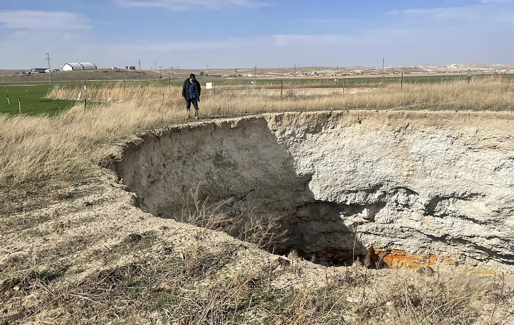 Ngrohja globale  Thatësirat po transformojnë peizazhin e Turqisë përmes gropave masive